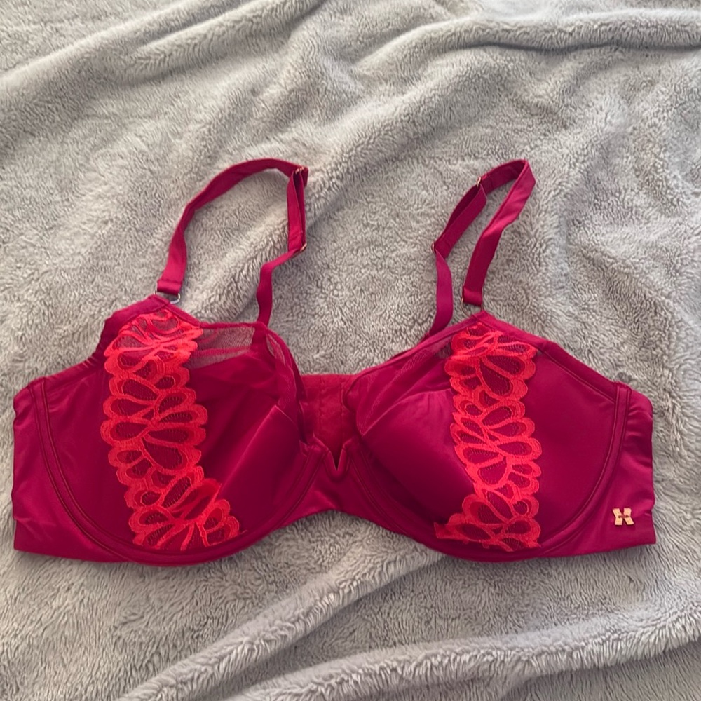 New without tags red & pink Savage X Fenty bra w/lace trim, size 42DD